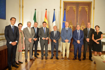 2019-06-26. Junta de Andalucía. El presidente Moreno recibe al embajador de Francia Jean-Michel Casa