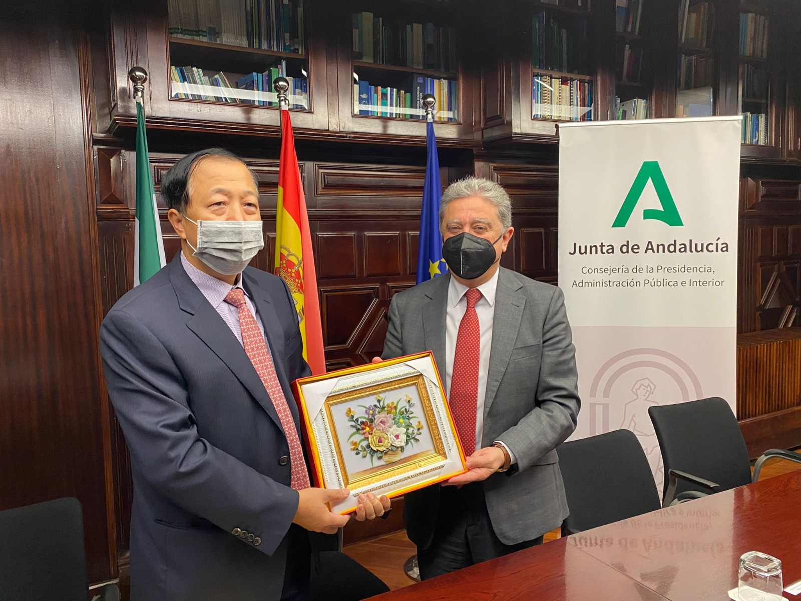 Enric Millo se reúne con el embajador de Vietnam en España