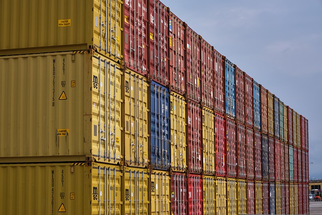Andalucía TRADE. Agencia Empresarial para la Transformación y el Desarrollo Económico. Foto de containers de exportación.