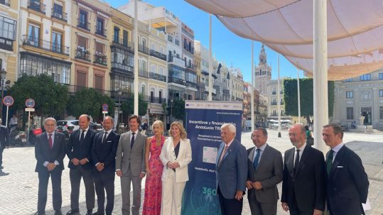 Incentivos al desarrollo de Andalucía TRADE. En la foto Enric Millo, consejero de Andalucía TRADE con otros miembros de la agencia.