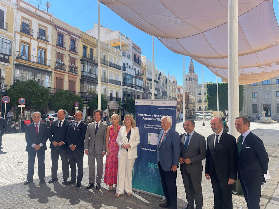 Incentivos al desarrollo de Andalucía TRADE. En la foto Enric Millo, consejero de Andalucía TRADE con otros miembros de la agencia.